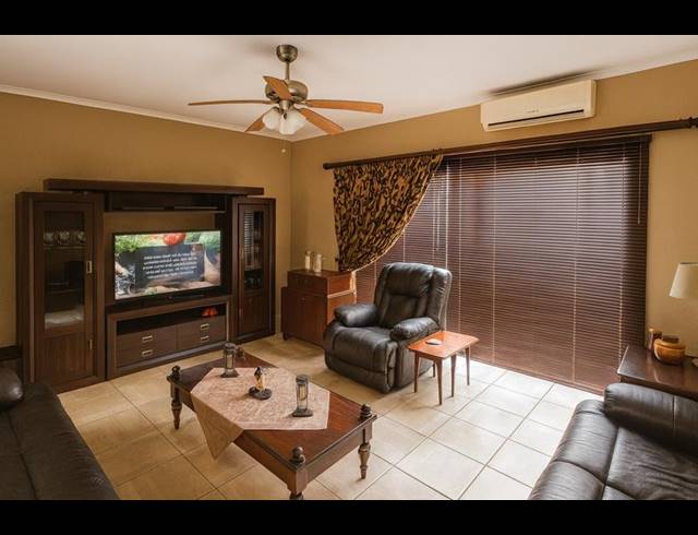 4 BEDROOM HOUSE FOR SALE IN THE REEDS